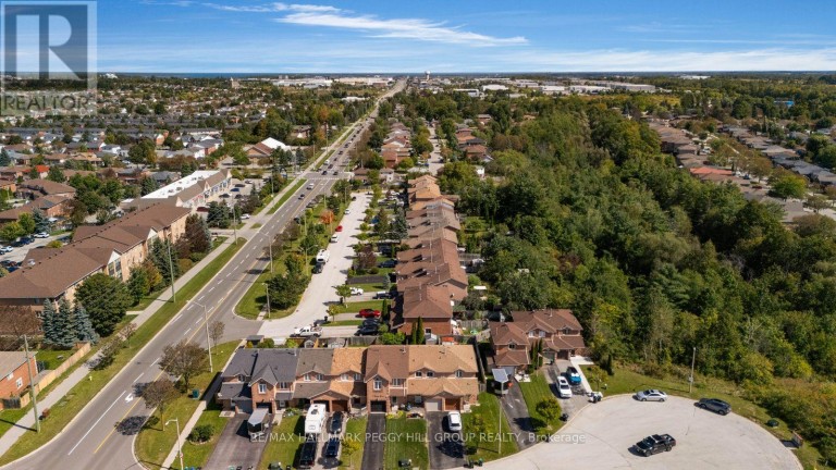 11 CARIBOU COURT, Barrie (Holly), Ontario, L4N8N3