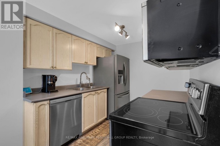 11 CARIBOU COURT, Barrie (Holly), Ontario, L4N8N3