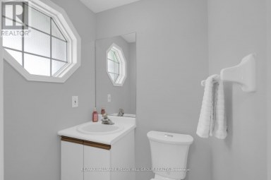 11 CARIBOU COURT Barrie (Holly) Ontario photo 7