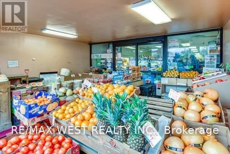 BSMT - 152 CLOSE AVENUE, Toronto (South Parkdale), Ontario, M6K2V5