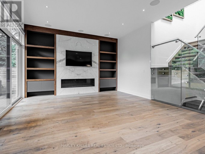 38 VAN DUSEN BOULEVARD, Toronto (Stonegate-Queensway), Ontario, M8Z3E6