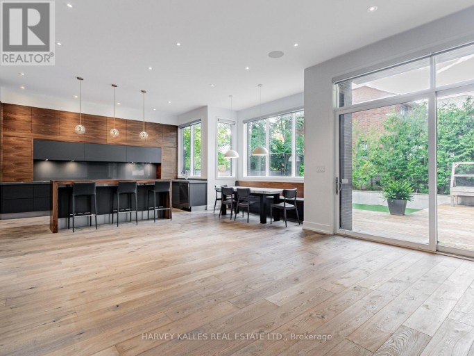 38 VAN DUSEN BOULEVARD, Toronto (Stonegate-Queensway), Ontario, M8Z3E6