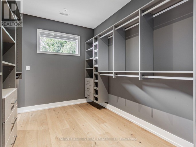 38 VAN DUSEN BOULEVARD, Toronto (Stonegate-Queensway), Ontario, M8Z3E6