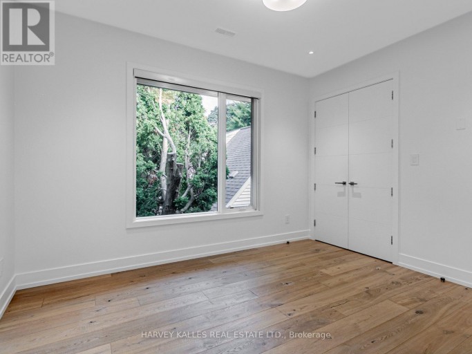 38 VAN DUSEN BOULEVARD, Toronto (Stonegate-Queensway), Ontario, M8Z3E6