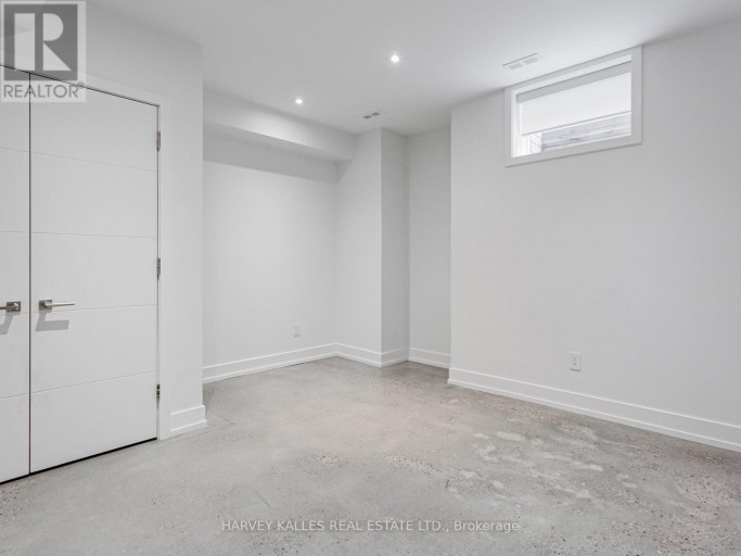 38 VAN DUSEN BOULEVARD, Toronto (Stonegate-Queensway), Ontario, M8Z3E6