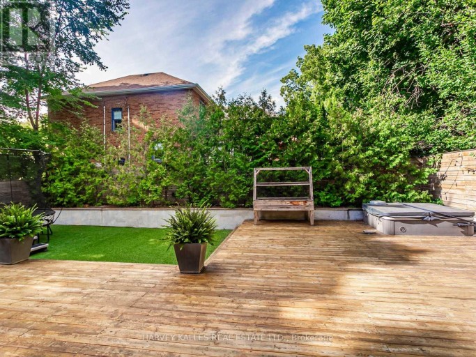 38 VAN DUSEN BOULEVARD, Toronto (Stonegate-Queensway), Ontario, M8Z3E6