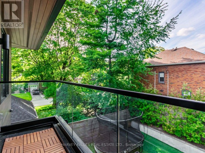 38 VAN DUSEN BOULEVARD, Toronto (Stonegate-Queensway), Ontario, M8Z3E6