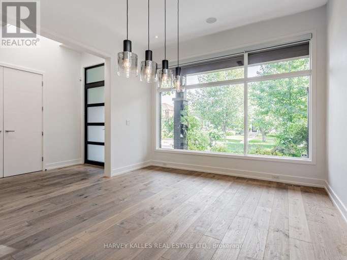 38 VAN DUSEN BOULEVARD, Toronto (Stonegate-Queensway), Ontario, M8Z3E6