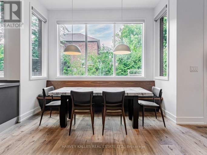 38 VAN DUSEN BOULEVARD, Toronto (Stonegate-Queensway), Ontario, M8Z3E6
