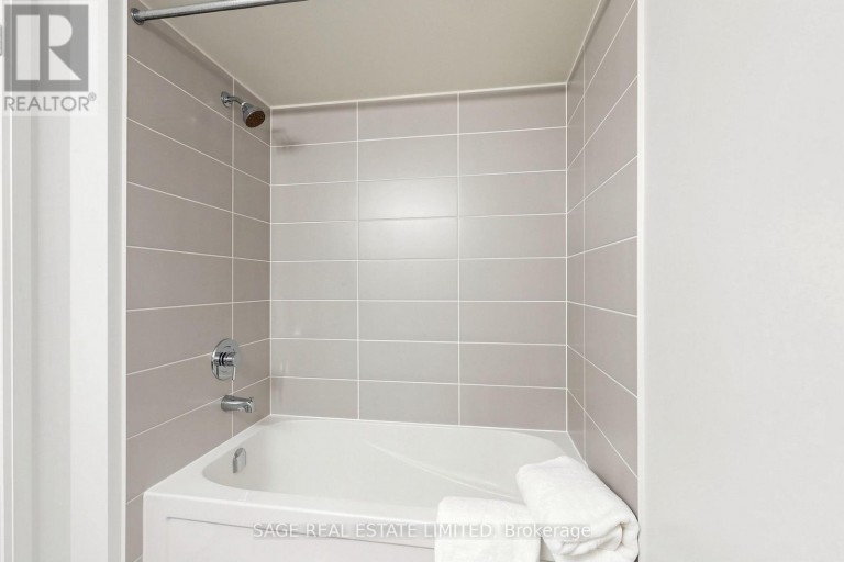 605 - 1 MICHAEL POWER PLACE, Toronto (Islington-City Centre West), Ontario, M9A0A1