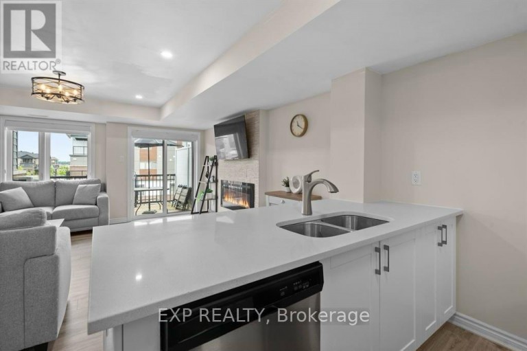 304 LAPLAND PRIVATE, Ottawa, Ontario, K2V0S2