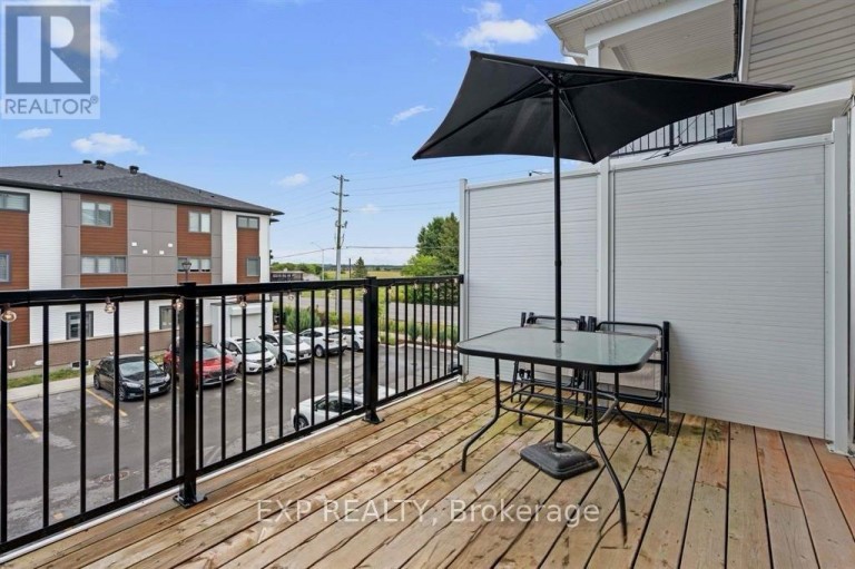 304 LAPLAND PRIVATE, Ottawa, Ontario, K2V0S2