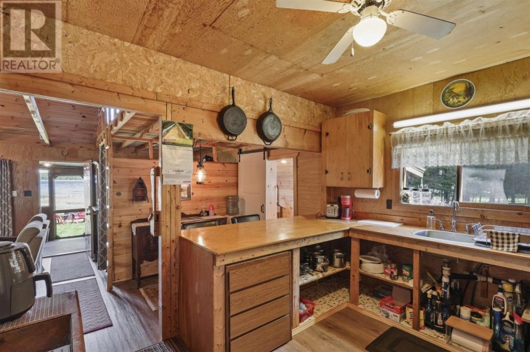 271 Smith Bay RD|District of Manitoulin, Gore Bay, Ontario, P0P1H0