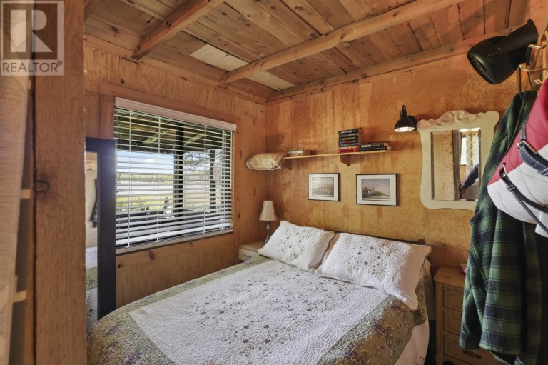 271 Smith Bay RD|District of Manitoulin, Gore Bay, Ontario, P0P1H0