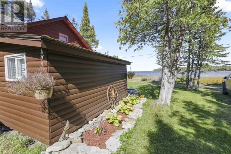 271 Smith Bay RD|District of Manitoulin, Gore Bay, Ontario, P0P1H0