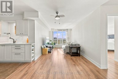 715 - 340 WATSON STREET W Whitby (Port Whitby) Ontario photo 12
