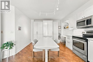 715 - 340 WATSON STREET W Whitby (Port Whitby) Ontario photo 5