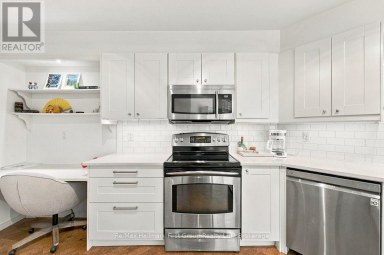 715 - 340 WATSON STREET W Whitby (Port Whitby) Ontario photo 7