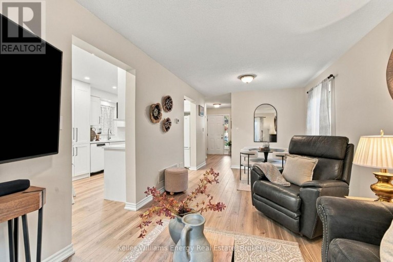 746 ELDERBERRY DRIVE, Oshawa (Pinecrest), Ontario, L1K2J3