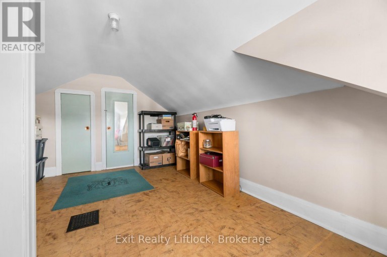545 BRAIDWOOD AVENUE, Peterborough (Otonabee Ward 1), Ontario, K9J1V9