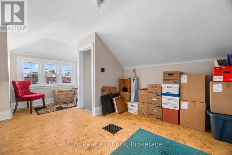 545 BRAIDWOOD AVENUE, Peterborough (Otonabee Ward 1), Ontario, K9J1V9