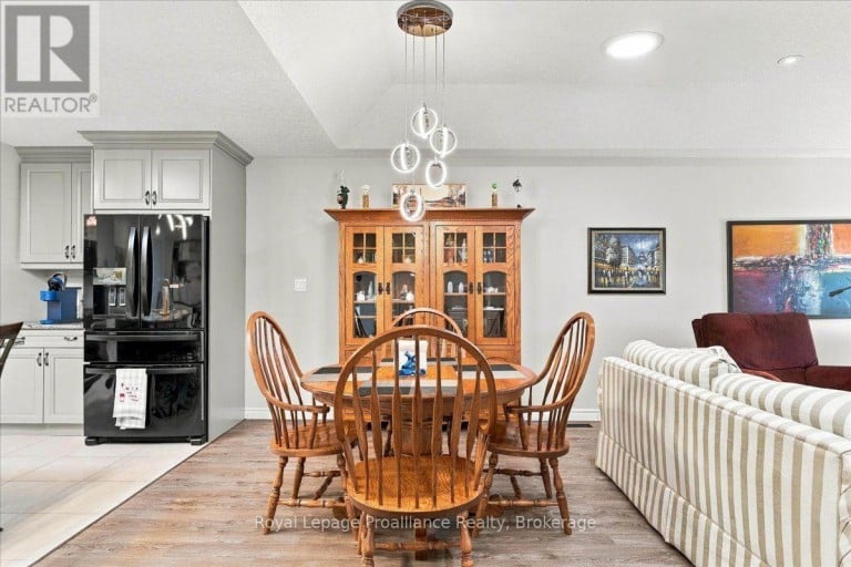 73 DORCHESTER DRIVE, Prince Edward County (Wellington Ward), Ontario, K0K3L0