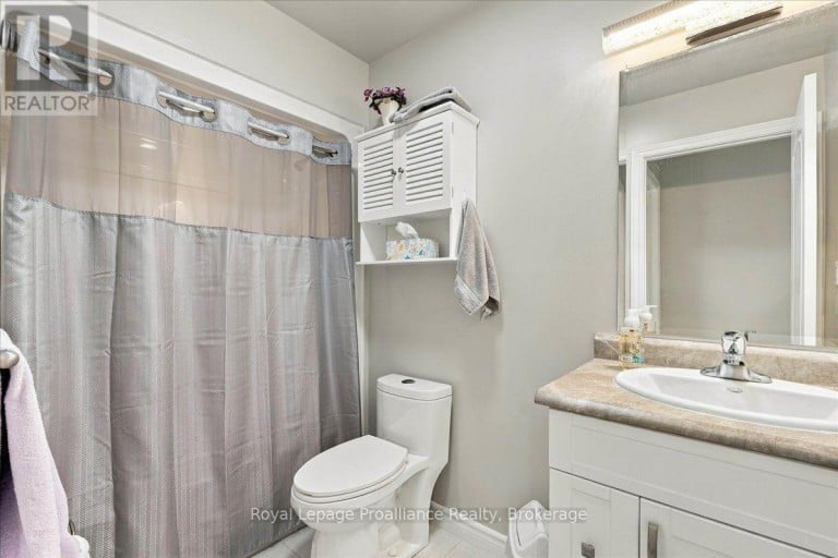 73 DORCHESTER DRIVE, Prince Edward County (Wellington Ward), Ontario, K0K3L0