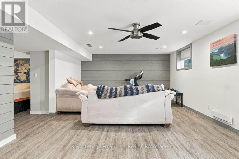 73 DORCHESTER DRIVE, Prince Edward County (Wellington Ward), Ontario, K0K3L0