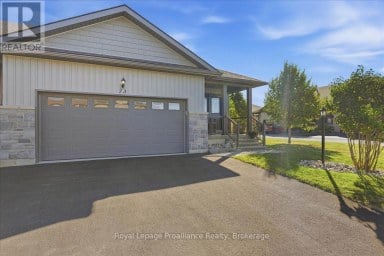 73 DORCHESTER DRIVE Prince Edward County (Wellington Ward) Ontario photo 3