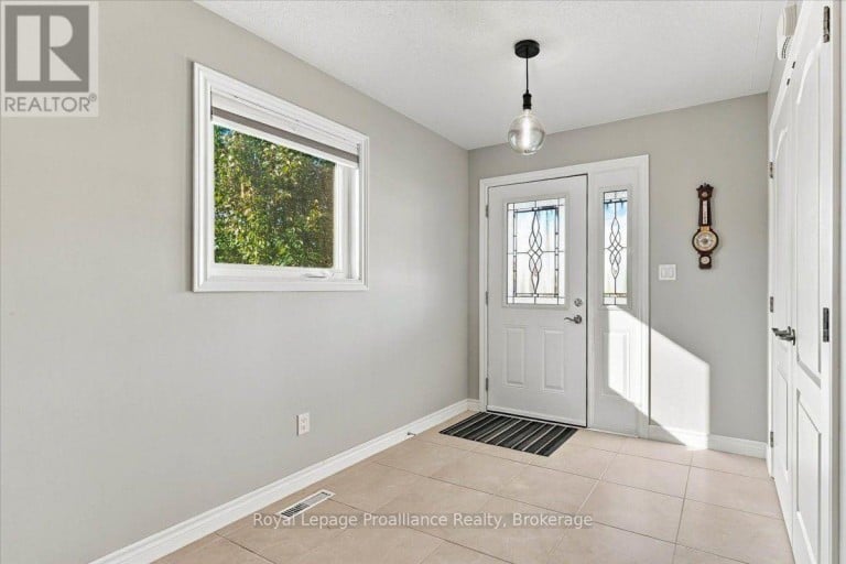 73 DORCHESTER DRIVE, Prince Edward County (Wellington Ward), Ontario, K0K3L0