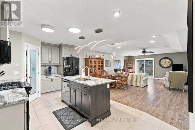 73 DORCHESTER DRIVE, Prince Edward County (Wellington Ward), Ontario, K0K3L0