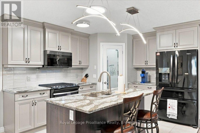 73 DORCHESTER DRIVE, Prince Edward County (Wellington Ward), Ontario, K0K3L0