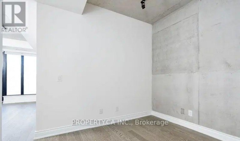 301 - 608 RICHMOND STREET N, Toronto (Kensington-Chinatown), Ontario, M5V0N9