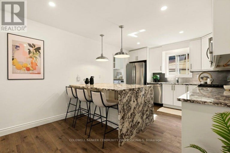 33 ALBERT STREET, Hamilton (Blakeley), Ontario, L8M2Y1