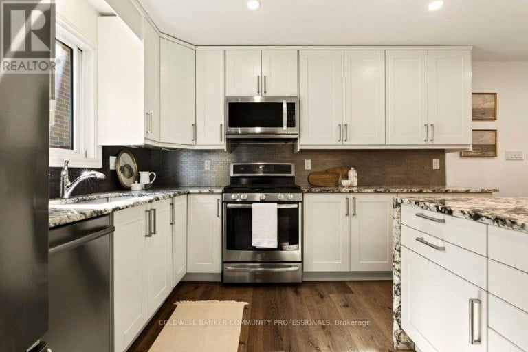 33 ALBERT STREET, Hamilton (Blakeley), Ontario, L8M2Y1