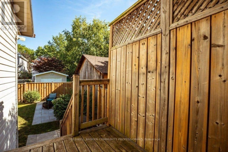 33 ALBERT STREET, Hamilton (Blakeley), Ontario, L8M2Y1
