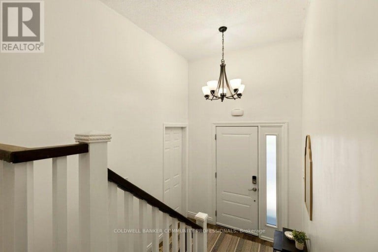 33 ALBERT STREET, Hamilton (Blakeley), Ontario, L8M2Y1