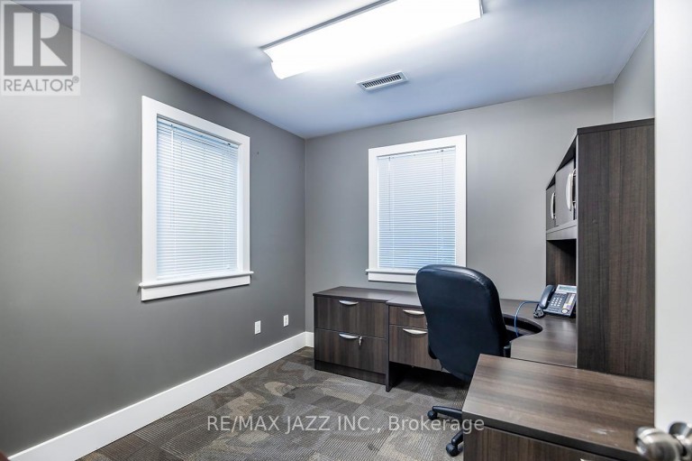 193 KING STREET E, Oshawa (Central), Ontario, L1H1C2