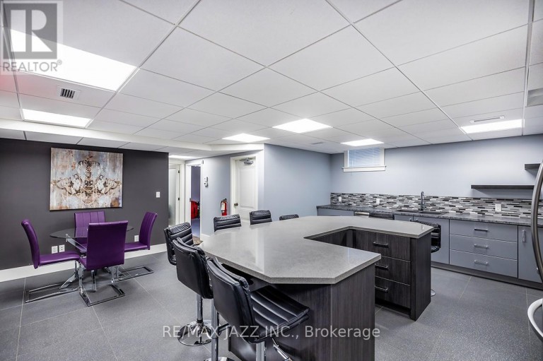 193 KING STREET E, Oshawa (Central), Ontario, L1H1C2