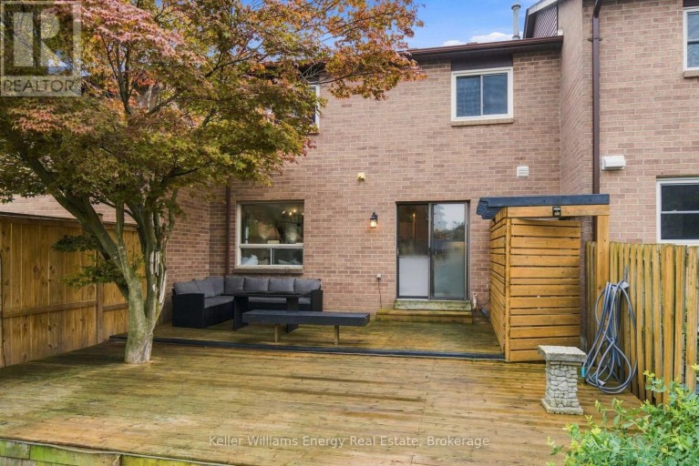 61 FERNBANK PLACE, Whitby (Pringle Creek), Ontario, L1R1T1