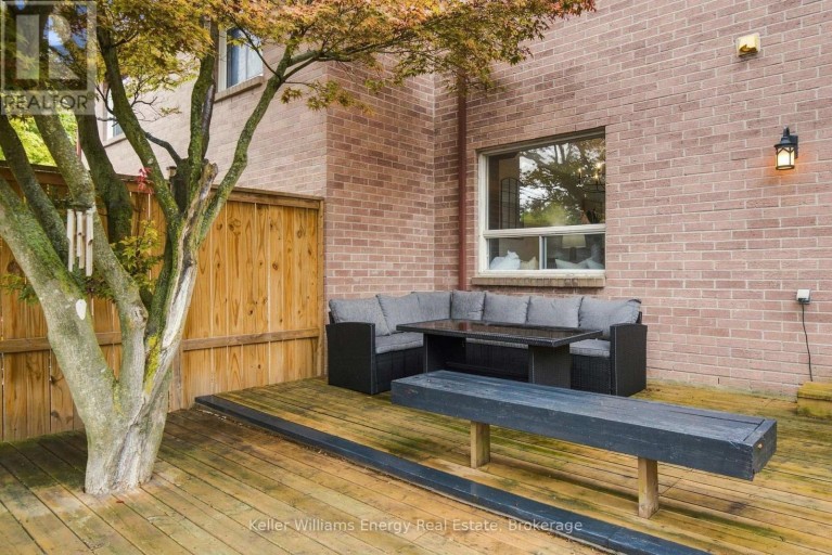 61 FERNBANK PLACE, Whitby (Pringle Creek), Ontario, L1R1T1