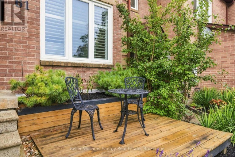 61 FERNBANK PLACE, Whitby (Pringle Creek), Ontario, L1R1T1