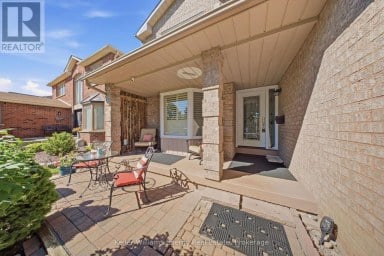 1083 RIDGE VALLEY DRIVE Oshawa (Pinecrest) Ontario photo 2