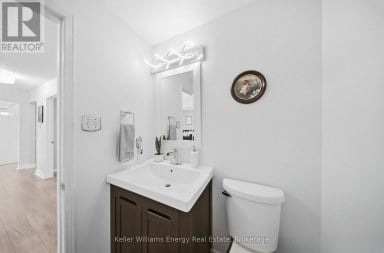 1083 RIDGE VALLEY DRIVE Oshawa (Pinecrest) Ontario photo 5