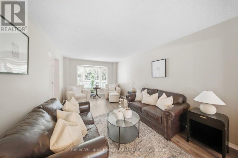 1083 RIDGE VALLEY DRIVE, Oshawa (Pinecrest), Ontario, L1K2E2
