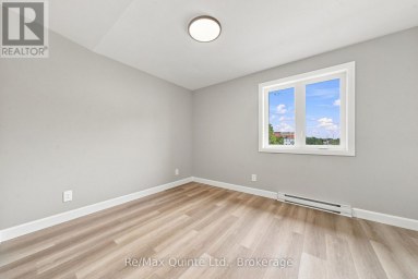 A - 5 SIENNA AVENUE Belleville (Belleville Ward) Ontario photo 22