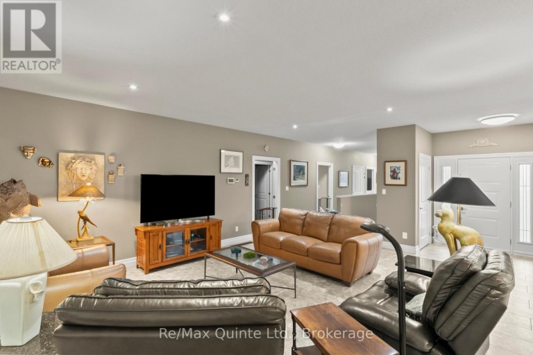 25 POWERLINE ROAD, Quinte West (Murray Ward), Ontario, K0K1H0