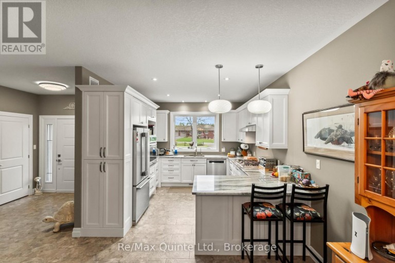 25 POWERLINE ROAD, Quinte West (Murray Ward), Ontario, K0K1H0
