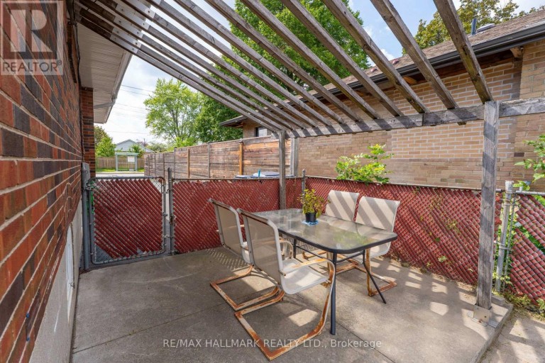 1557 PHARMACY AVENUE, Toronto (Wexford-Maryvale), Ontario, M1R2K4