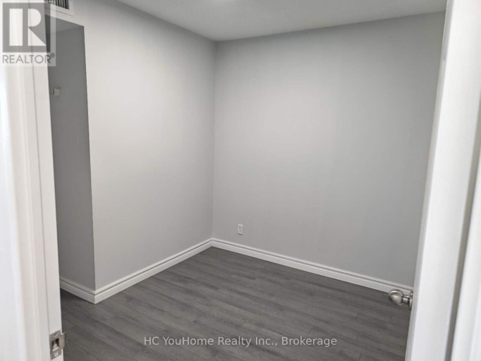 801 - 8 LEE CENTRE DRIVE, Toronto (Woburn), Ontario, M1H3H8